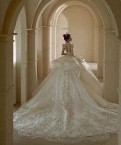 Robe de mariée manches longues nouvelle mode.